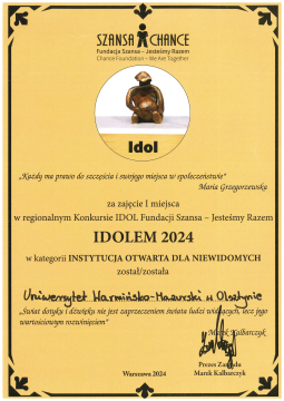 ILDOL to nagroda za zajęcie pierwszego miejsca w regionalnym Konkursie IDOL Fundacji Szansa- Jesteśmy Razem w 2024 roku w kategorii Instytucja Otwarta Dla Niewidomych dla Uniwersytetu Warmińsko Mazurskiego